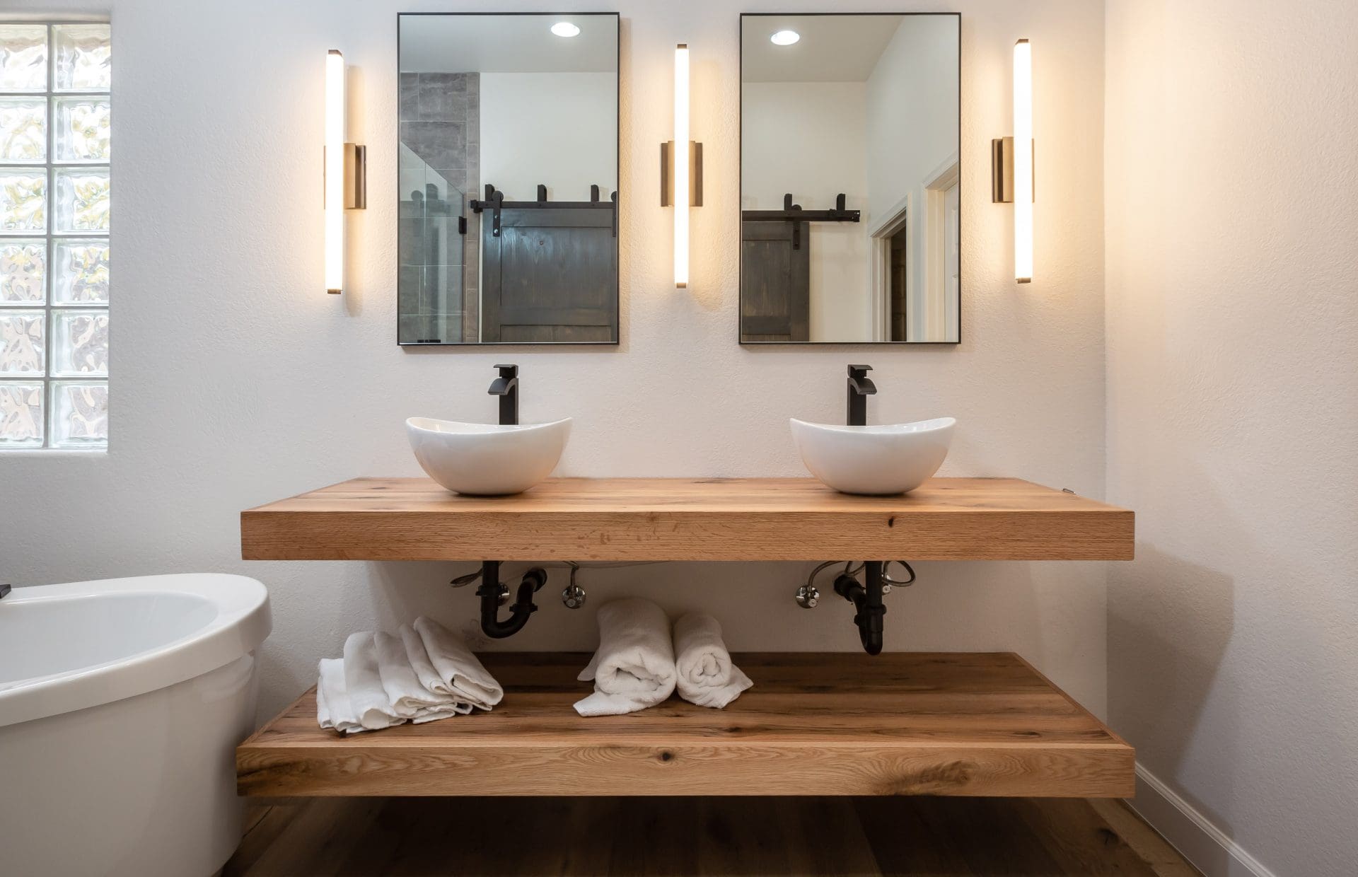 Wooden Bathroom Vanity With Tops